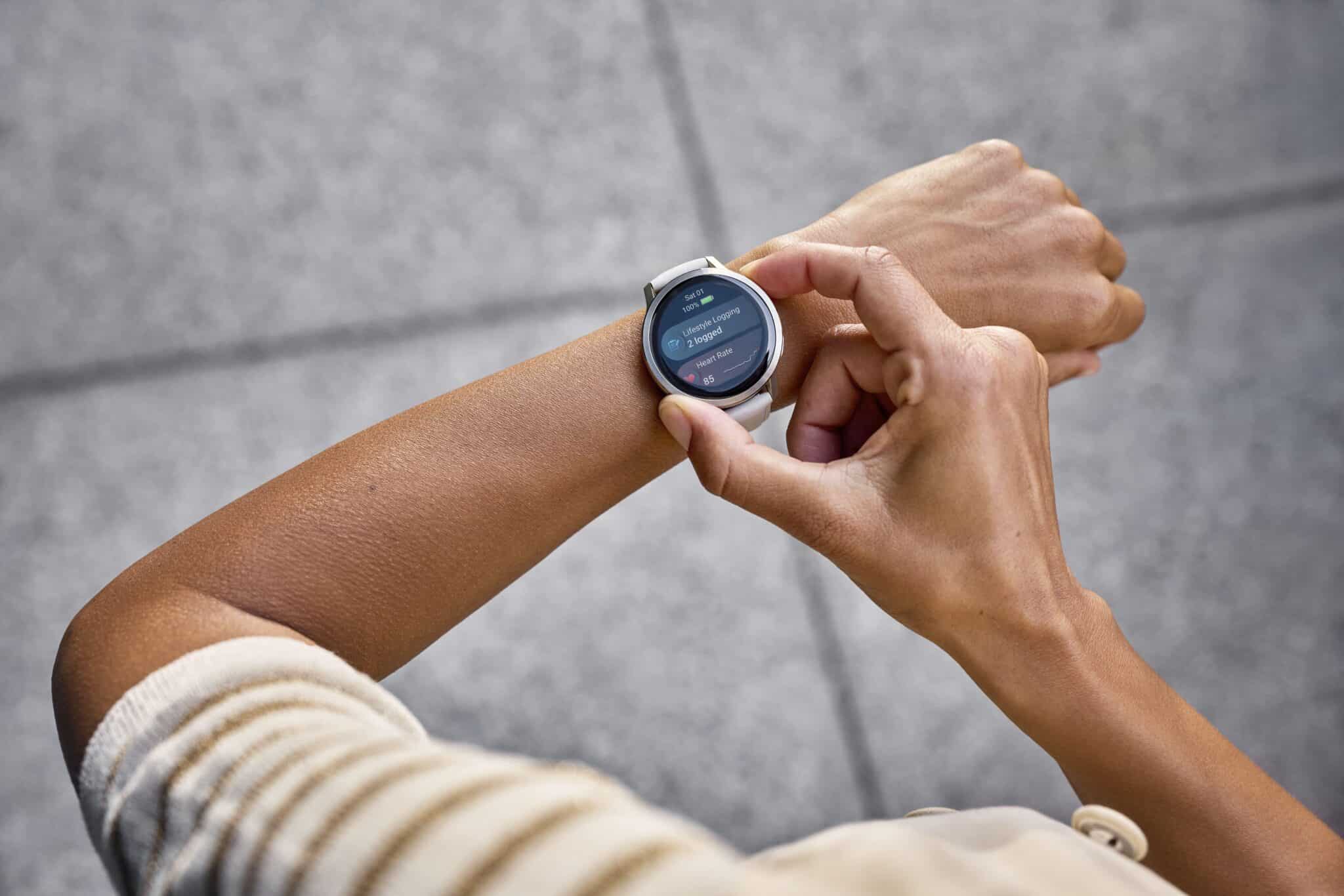 garmin venu 4 amoled 45 mm schwarz / schiefergrau – gps fitness smartwatch / silikonarmband